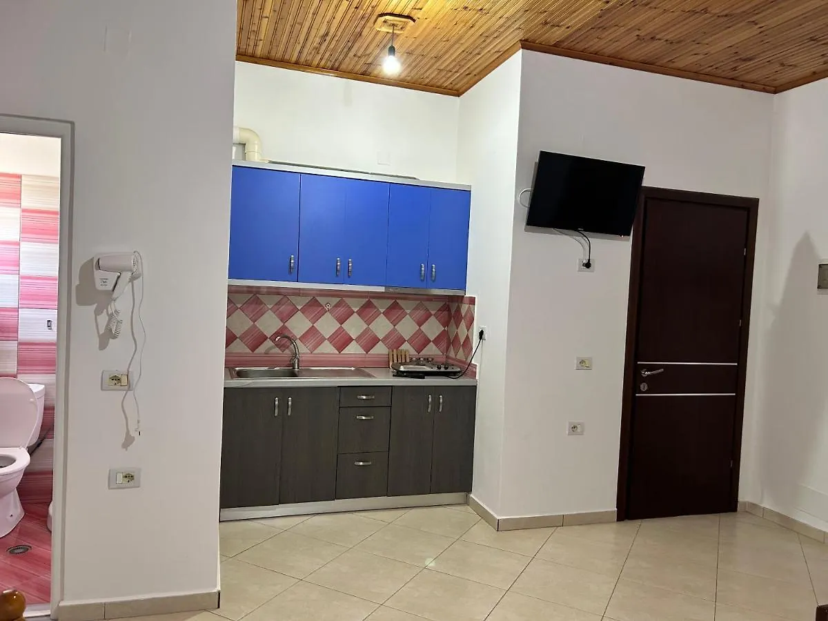 Guesthouse Dollomaja Ksamil 3*,