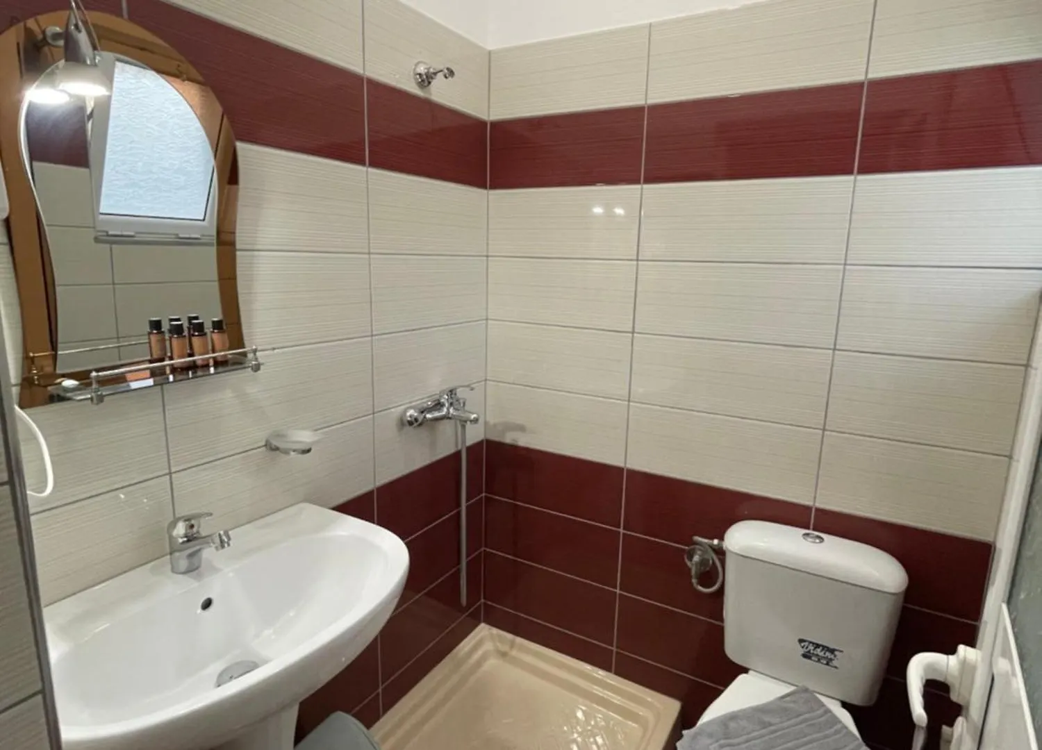*** Гостевой дом Guesthouse Dollomaja Ксамил Албания